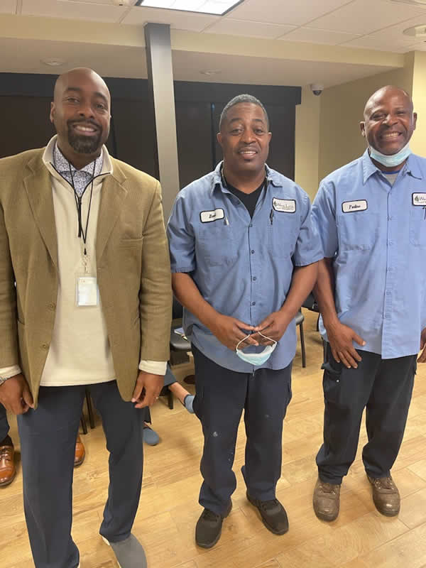 Burt Mc Farlane and Pedro Gonzalez - Employee of the Year 2021
